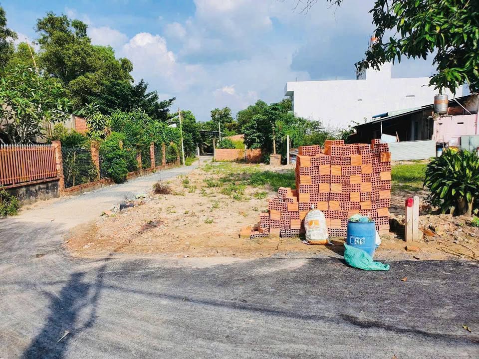 Đất góc 2 mặt tiền Tân An Hội, Củ Chi 175m² giá 2.2 tỷ - Tiềm năng đầu tư lớn!