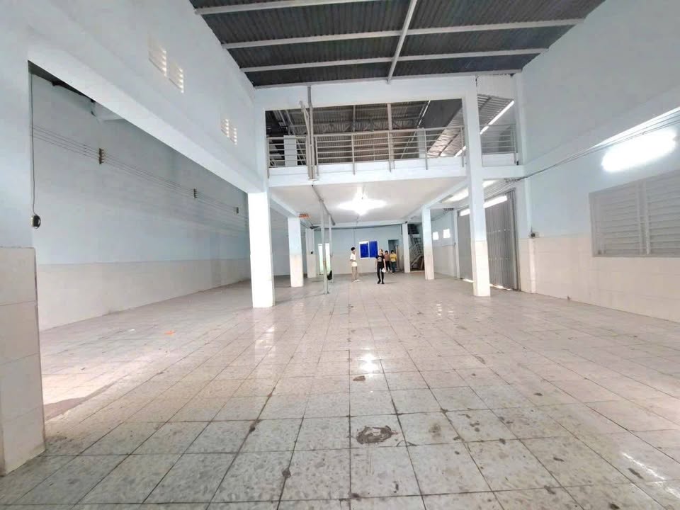 Kho cho thuê đường Lê Đình Cẩn, quận Bình Tân, diện tích 13m² - Giá chỉ 30 triệu/tháng!
