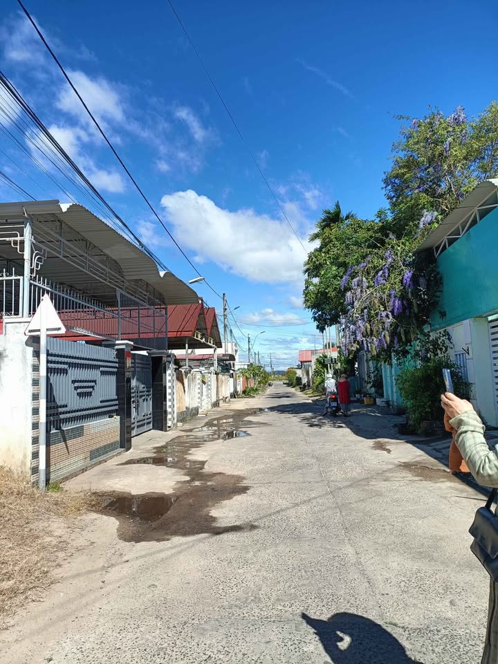 Đất thổ cư 150m² đường Lê Văn Tám, Trường Chinh, Kon Tum - Giá 1.2 tỷ, vị trí đẹp!