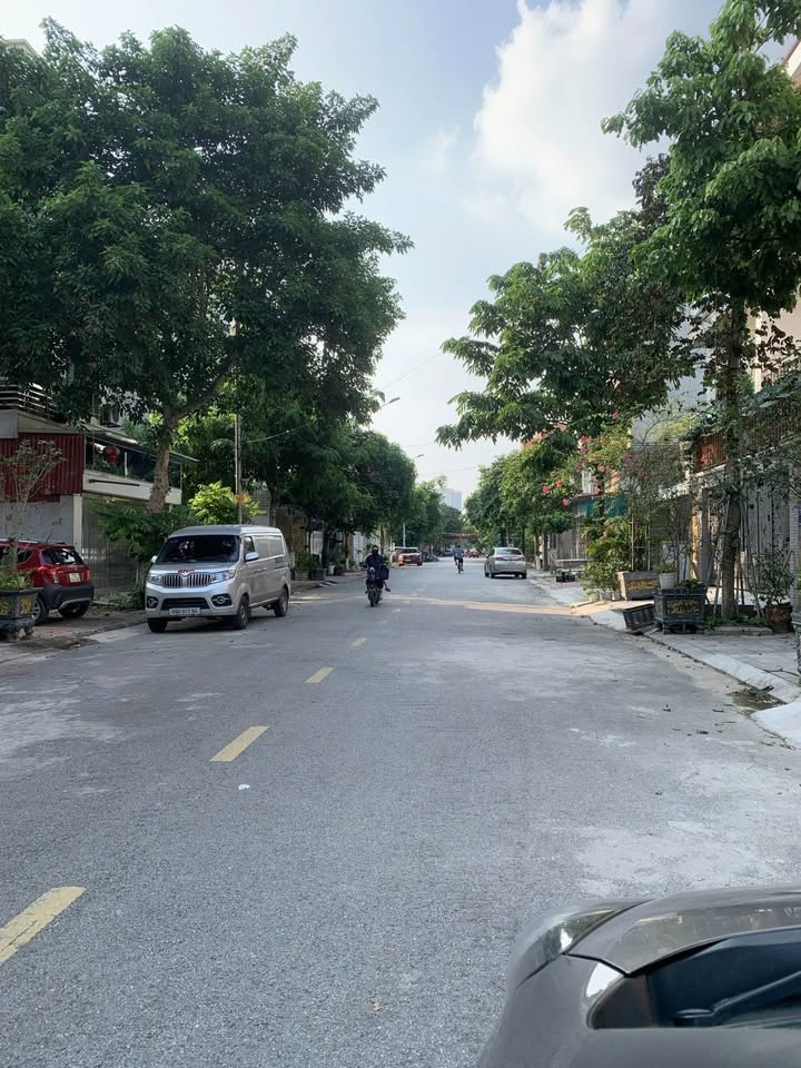 Nhà mặt đường Thanh Niên KĐT Đại Dương 117m² giá thỏa thuận - Không gian sống lý tưởng!