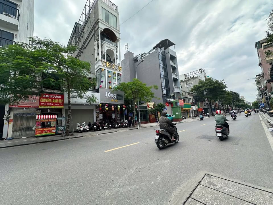 Bán nhà mặt phố Khâm Thiên 85m² giá 36.5 tỷ - Đầu tư sinh lời hấp dẫn!