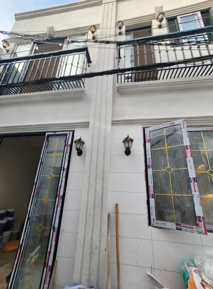 Nhà bán mới xây tại đường Nguyễn Văn Lượng, quận Gò Vấp, 28m² giá 4.4 tỷ - Sẵn sàng vào ở!