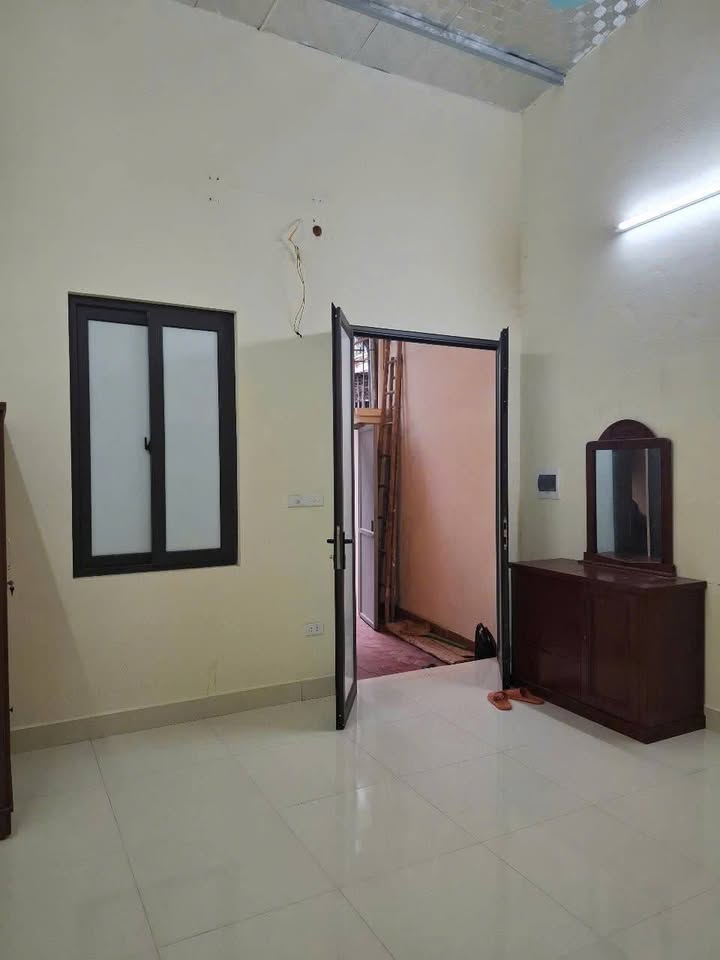 Nhà cho thuê C4 tại Đội Cấn, Ba Đình 35m² - Nhà mới, sạch đẹp