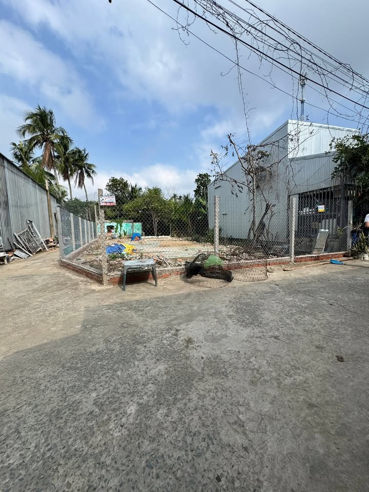 Đất nền góc 2 mặt tiền đường Nguyễn Chí Thanh, Cần Thơ - Giá 2 tỷ, thương lượng mạnh!