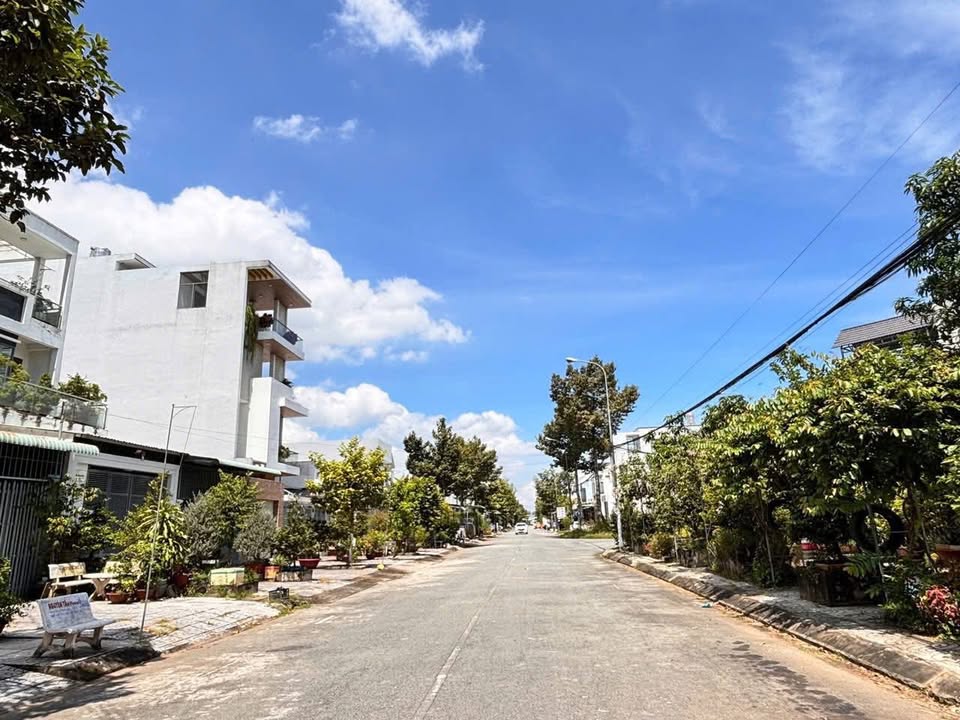 Nhà 1 trệt 1 lầu phường Long Hòa, Bình Thủy, Cần Thơ, 100m² - Giá chỉ 4.55 tỷ!