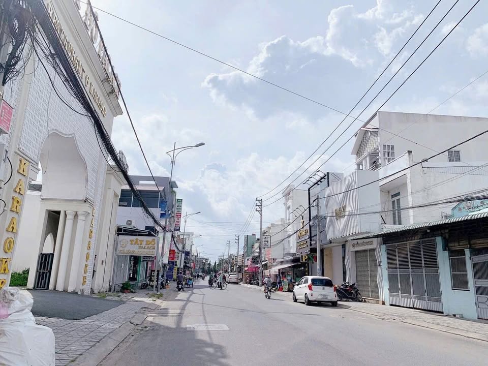 FrontHouse mặt tiền Trần Nam Phú 196.3m² giá 15.8 tỷ - Kinh doanh sôi động