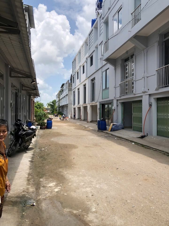 Nhà cho thuê tại Mỹ Hạnh Bắc, Đức Hòa 3PN giá 3.5 triệu - Xách vali vào ở ngay!