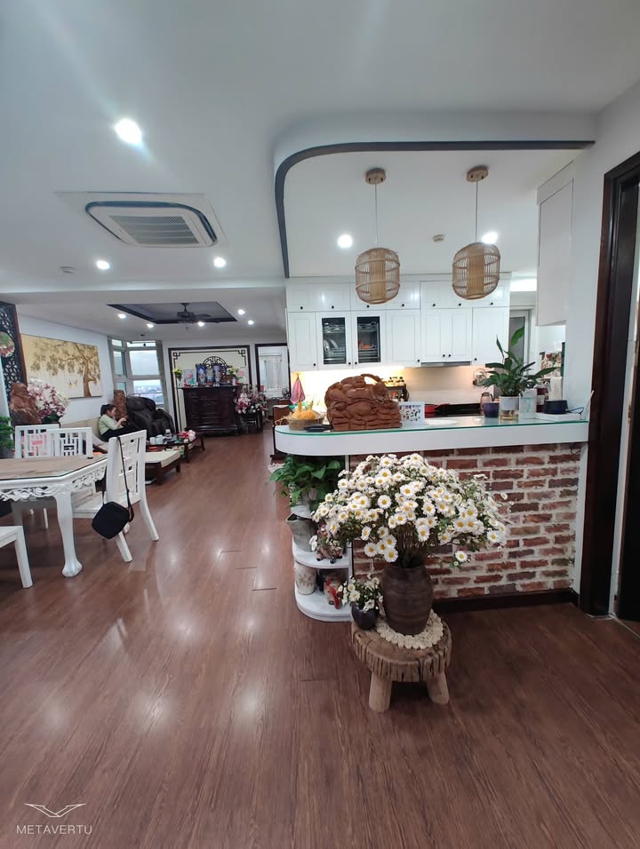 Căn hộ chung cư G2 Ciputra Hà Nội 120m² - View nội khu thoáng mát, sổ đỏ chính chủ!