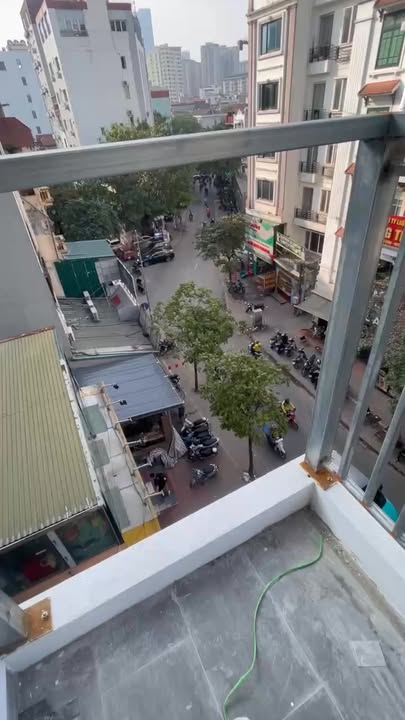 Khách sạn cho thuê tại Trần Duy Hưng 175m² giá 300 triệu/tháng - Đầu tư sinh lời ngay!