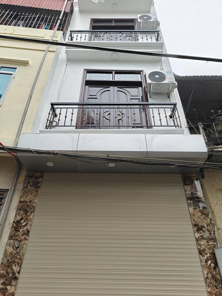 Nhà 5 tầng Phú Thượng 42m² giá 9 tỷ - Sổ đỏ chính chủ, bán gấp!