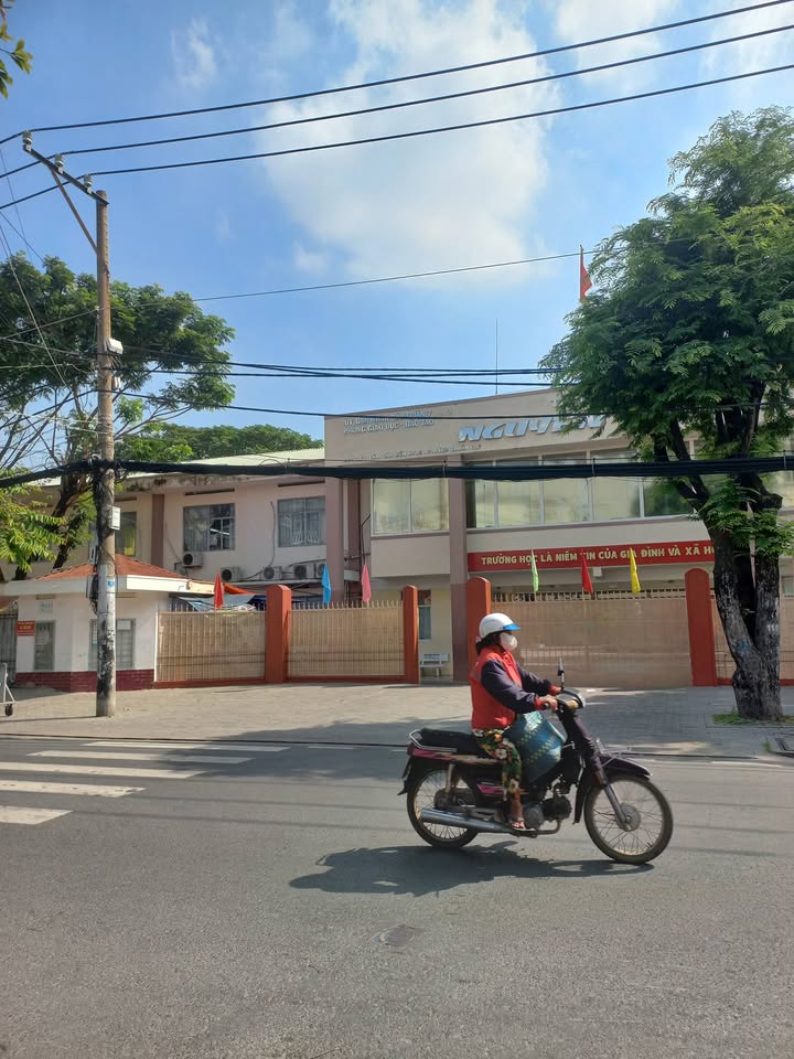 Nhà mặt tiền đường Số Tân Quy, Quận 7, 43m² giá 8 tỷ - Vị trí đắc địa, thương lượng tốt!