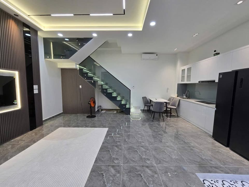 Nhà 3 tầng đường Trần Xuân Soạn, Quận 7, 43m² giá 6 tỷ - Sổ hồng chính chủ, pháp lý rõ ràng!