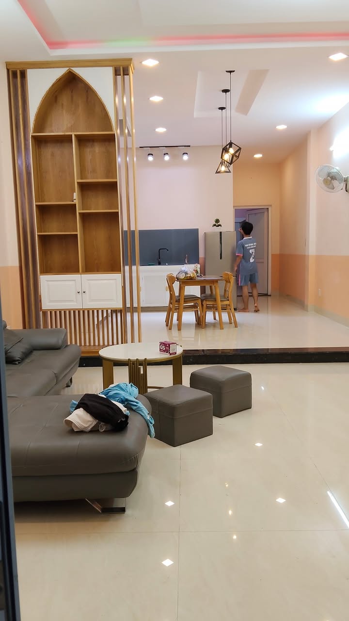 Căn hộ cho thuê tại đường Đồng Trí 4, Hòa Khánh 90m² giá 6.5 triệu - Full nội thất thoáng mát!