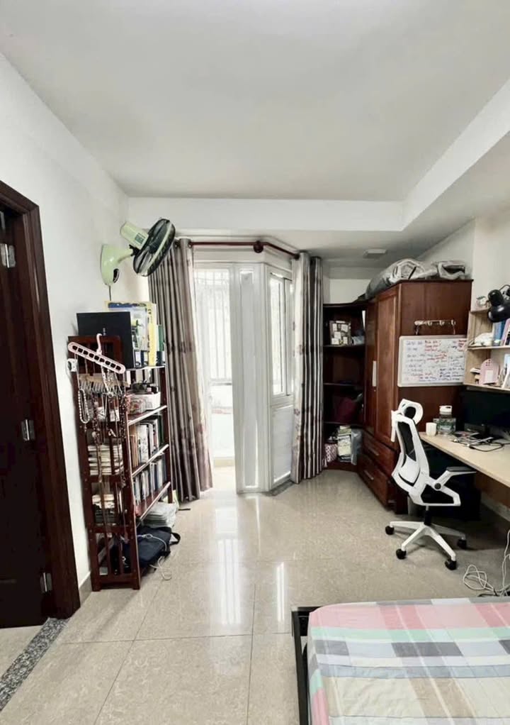 Nhà bán Gò Vấp 90m² giá 11.9 tỷ - Vị trí đắc địa gần sân bay!