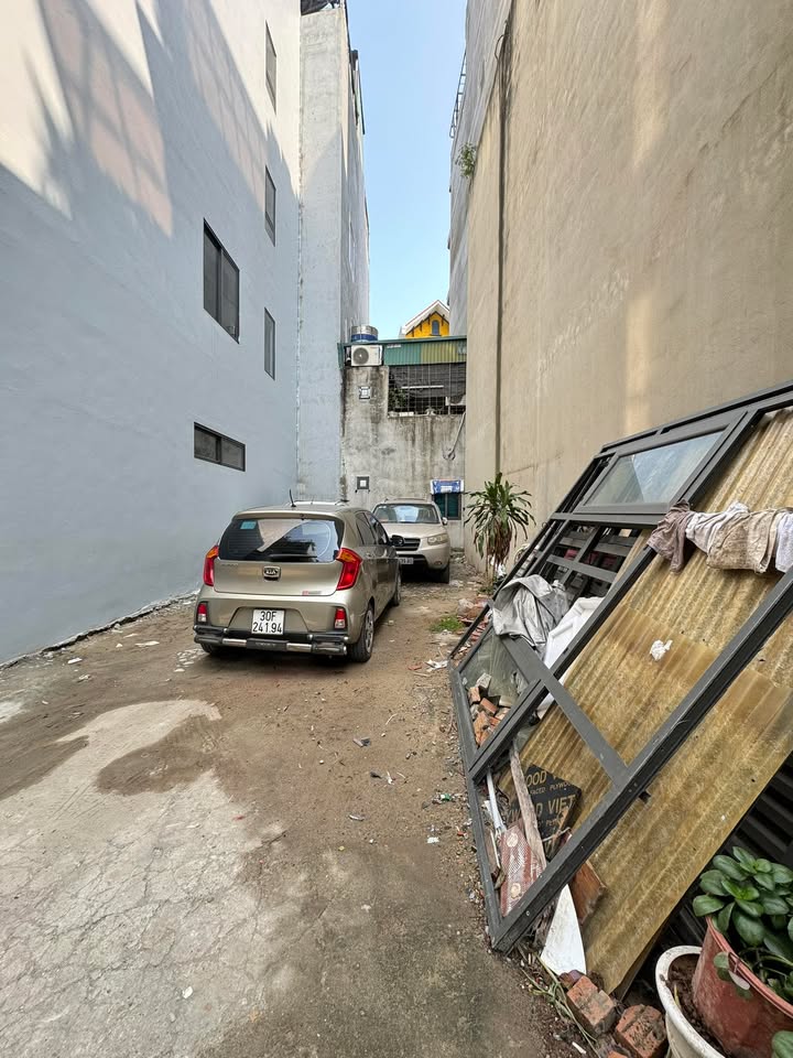 Đất nền Cổ Linh, Long Biên 60m² giá 15 tỷ - Gần TTTM AEON tiện ích!