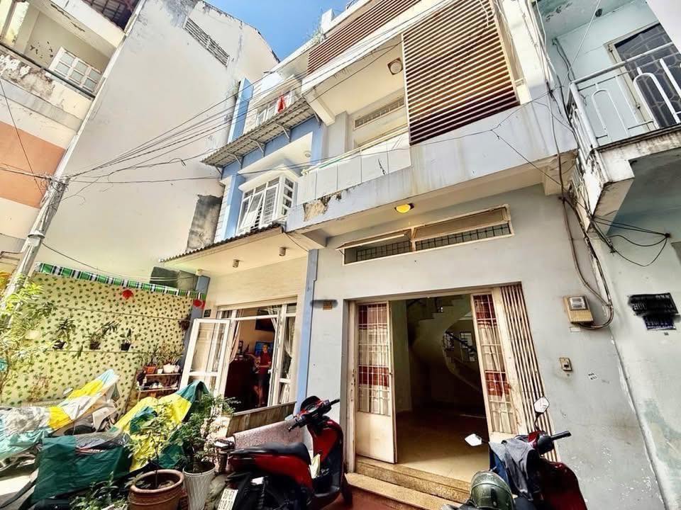 Nhà phố Nguyễn Kiệm, Phú Nhuận 75m² giá 8.55 tỷ - An ninh và thoáng mát!