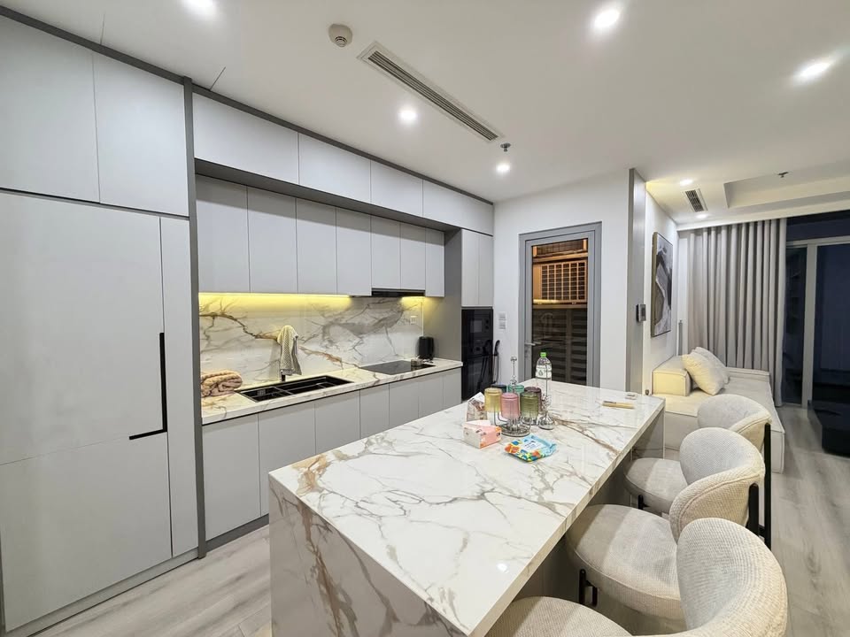 Căn hộ 2PN Vinhomes Central Park Bình Thạnh 82m² giá 11 tỷ - Nội thất mới 100%!