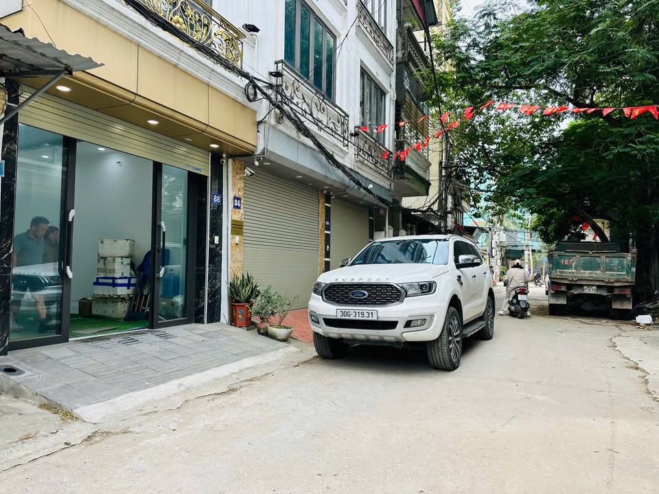 Nhà phố Tân Mai, Hoàng Mai 45m² giá 15 tỷ - Ô tô tránh, nội thất đầy đủ