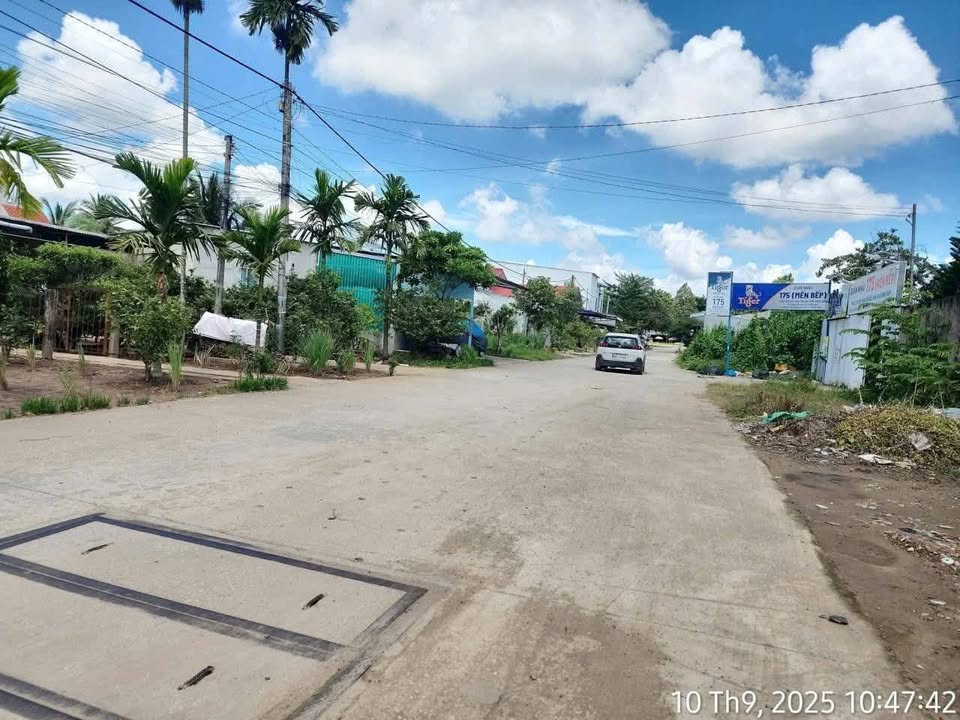 Bán biệt thự hẻm 567 Trần Hưng Đạo, Sóc Trăng 600m² - Thiết kế hiện đại, giá 7.5 tỷ!