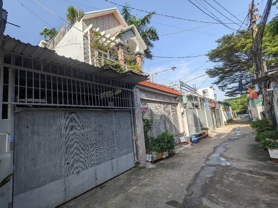 Nhà phố Linh Xuân 88m² giá 5.2 tỷ - Ô tô vào tận nhà, tiện ích đầy đủ!