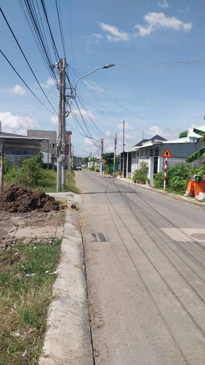 Đất mặt tiền đường Nguyễn Đáng, 1740m² giá 1.7 tỷ - Cơ hội đầu tư tuyệt vời!