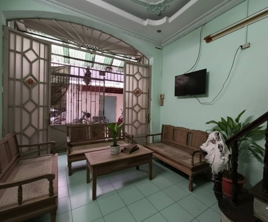 Nhà 2 Tầng Đường Bến Bình Đông 32m² giá 3 tỷ - Chính Chủ Bán Gấp!