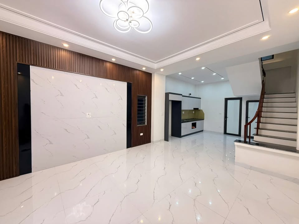 Nhà riêng ngõ Đệ Tứ, 51.6m² giá 1.9 tỷ - Ô tô đỗ gần cửa!
