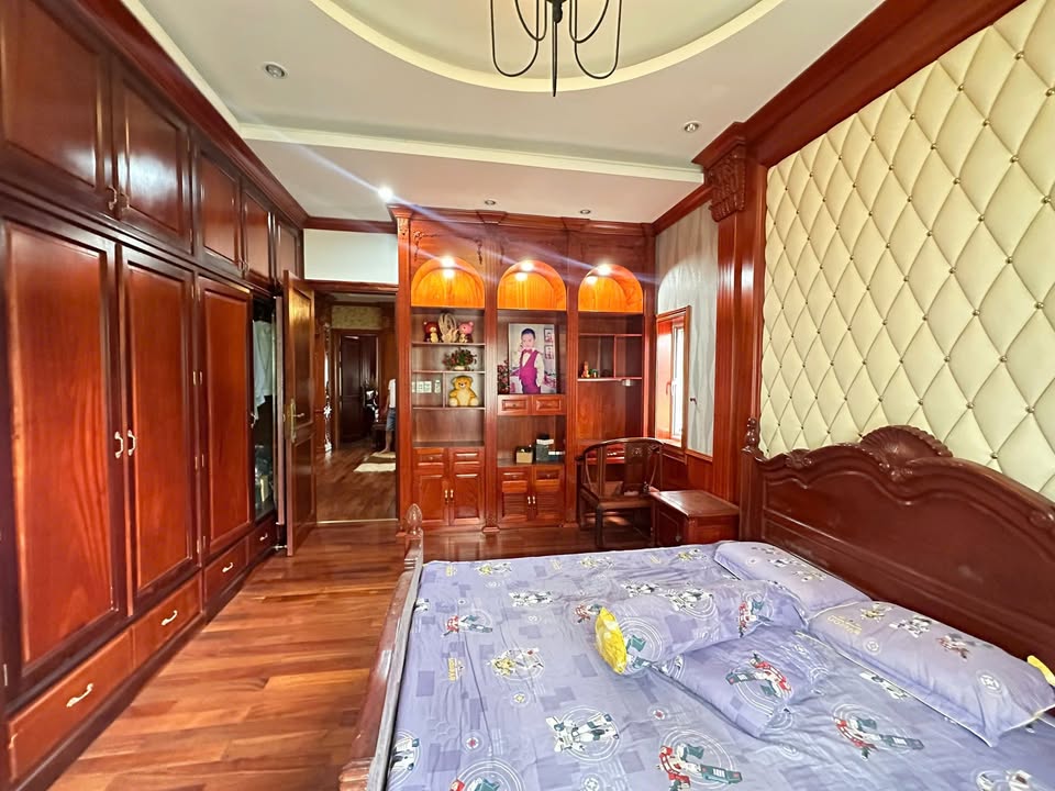 Biệt thự cho thuê KDC Chánh Nghĩa Thủ Dầu Một 260m² giá 30 triệu - Full nội thất cực đẹp!