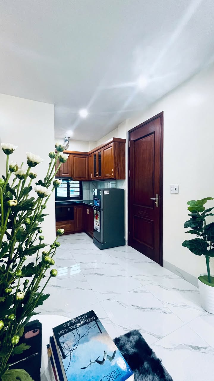 Phòng cho thuê tại Hồng Đô, Phú Đô, 160m² giá 4.5 triệu - Full nội thất, ban công thoáng mát!