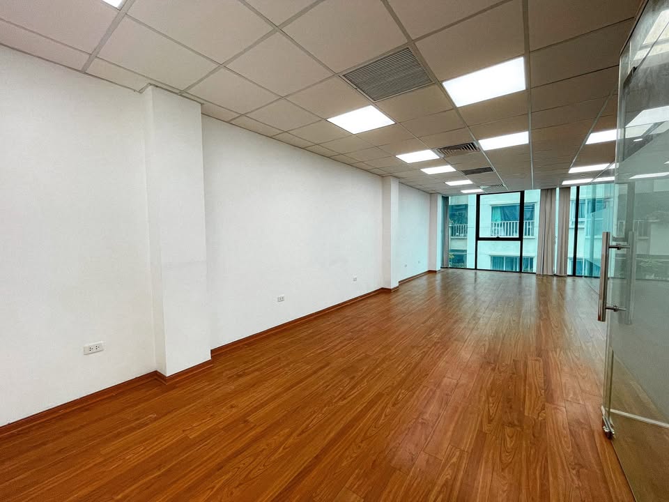 Văn phòng cho thuê Khuất Duy Tiến, Thanh Xuân 75m² chỉ từ 8 triệu - Sẵn sàng làm việc ngay!