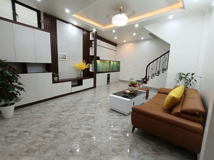 Nhà 5 tầng Bồ Đề Long Biên 35m² giá 7 tỷ - Sẵn sàng ở ngay!