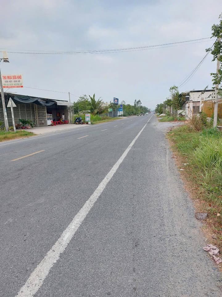Đất mặt tiền đường HL173, xã Sơn Đông, Bến Tre 1960m² giá 7.84 tỷ - Đất đẹp, không quy hoạch!