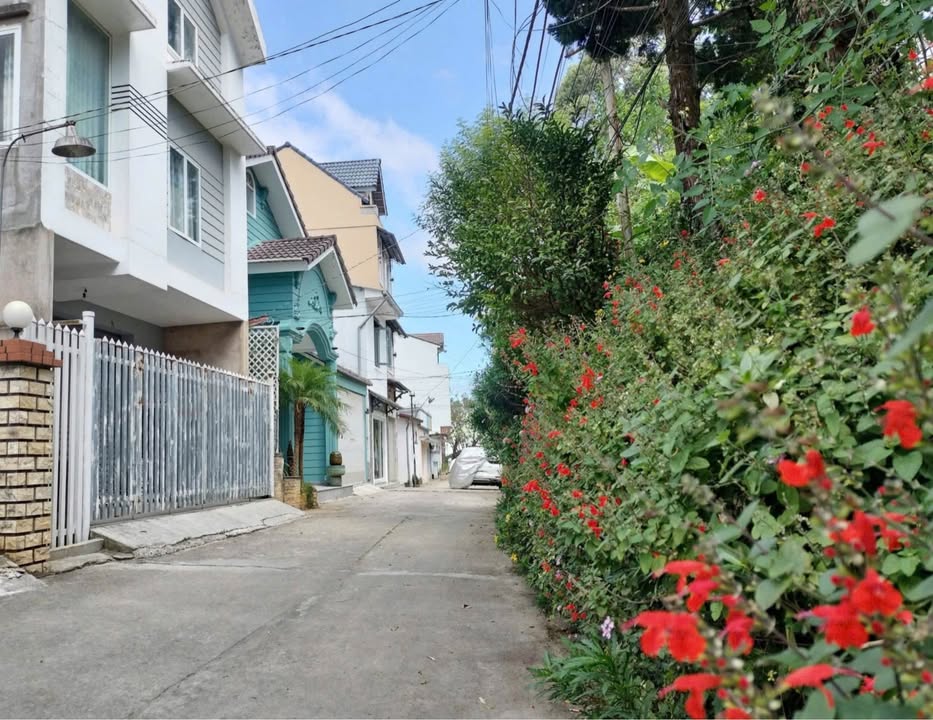 Nhà mặt tiền đường Mai Hoa Thôn, Đà Lạt 68,99m² giá 4,6 tỷ - Pháp lý sổ riêng chính chủ!