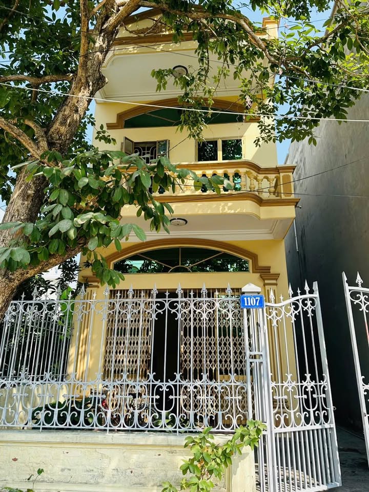 Nhà 2 tầng cho thuê tại 967 Phạm Văn Đồng, Hải Thành - Nội thất đầy đủ, giá thỏa thuận!