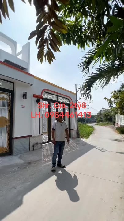 Nhà 2 lầu Thị trấn Cần Giuộc 111m² giá 2.8 tỷ - Vị trí đắc địa, tiện ích đầy đủ!