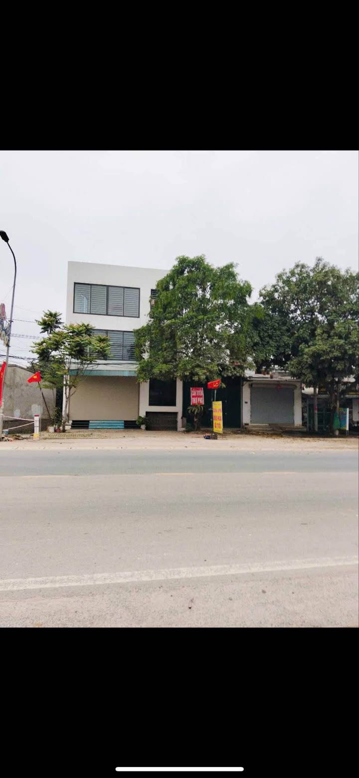 Nhà 3 tầng mặt đường Quốc lộ 6, Huyện Lương Sơn, 104m² - Cơ hội kinh doanh tuyệt vời!