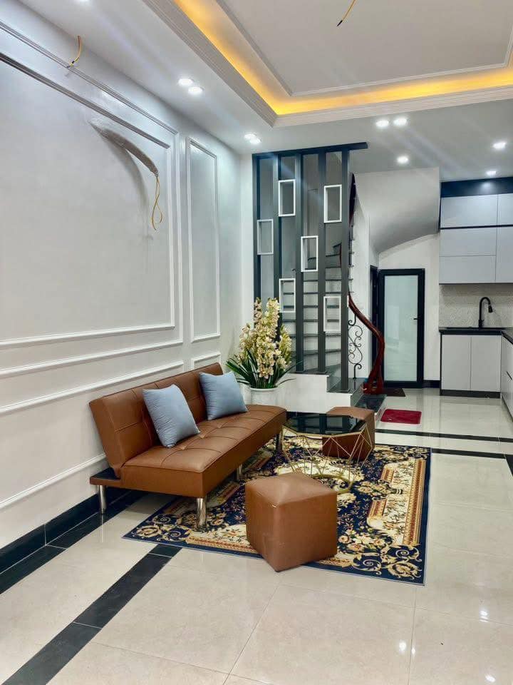 Nhà 5 tầng mới Phú Diễn Bắc Từ Liêm 34m² giá 6.2 tỷ - Sẵn sàng vào ở ngay!