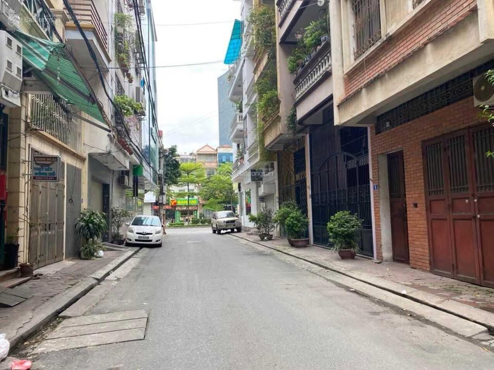 Nhà phố Nguyễn Khánh Toàn, Cầu Giấy 50m² giá 9.9 tỷ - Vị trí đắc địa, không thể bỏ lỡ!