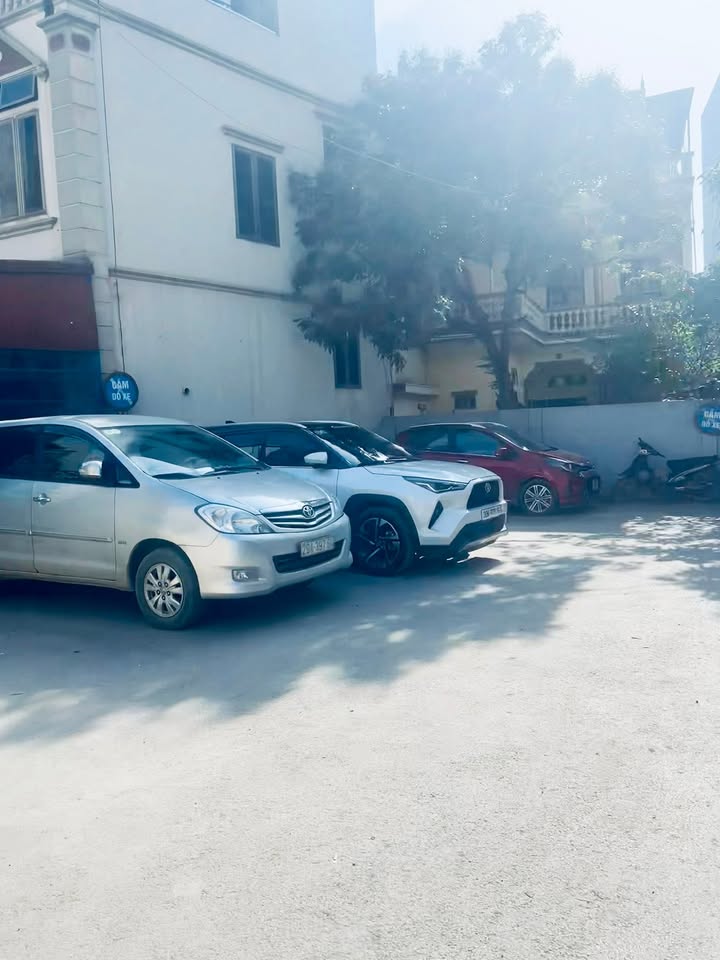 Nhà 5 tầng Cầu Giấy 35m² giá 4 tỷ - Ô tô đỗ cổng, 2 mặt thoáng!