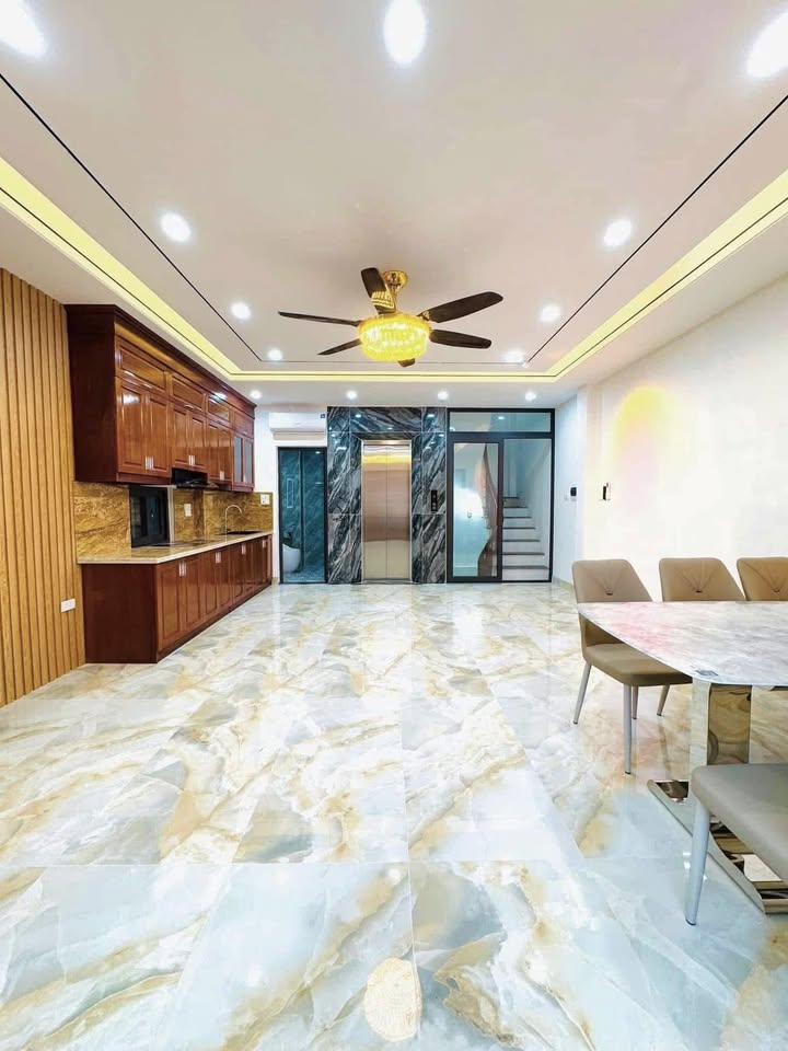 Nhà 6 tầng Cổ Nhuế 40m² giá 7 tỷ - Dọn vào ở ngay!