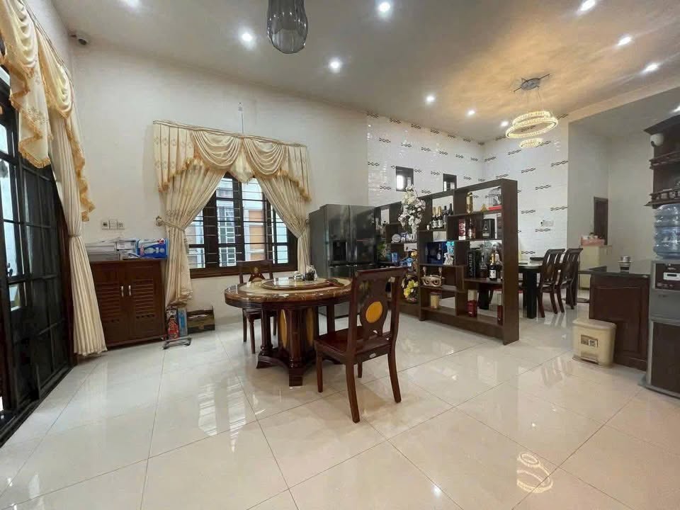 Nhà Nóc Thái Hòa Thành 462m² giá 9 tỷ - Kinh doanh thuận lợi, vị trí đắc địa!