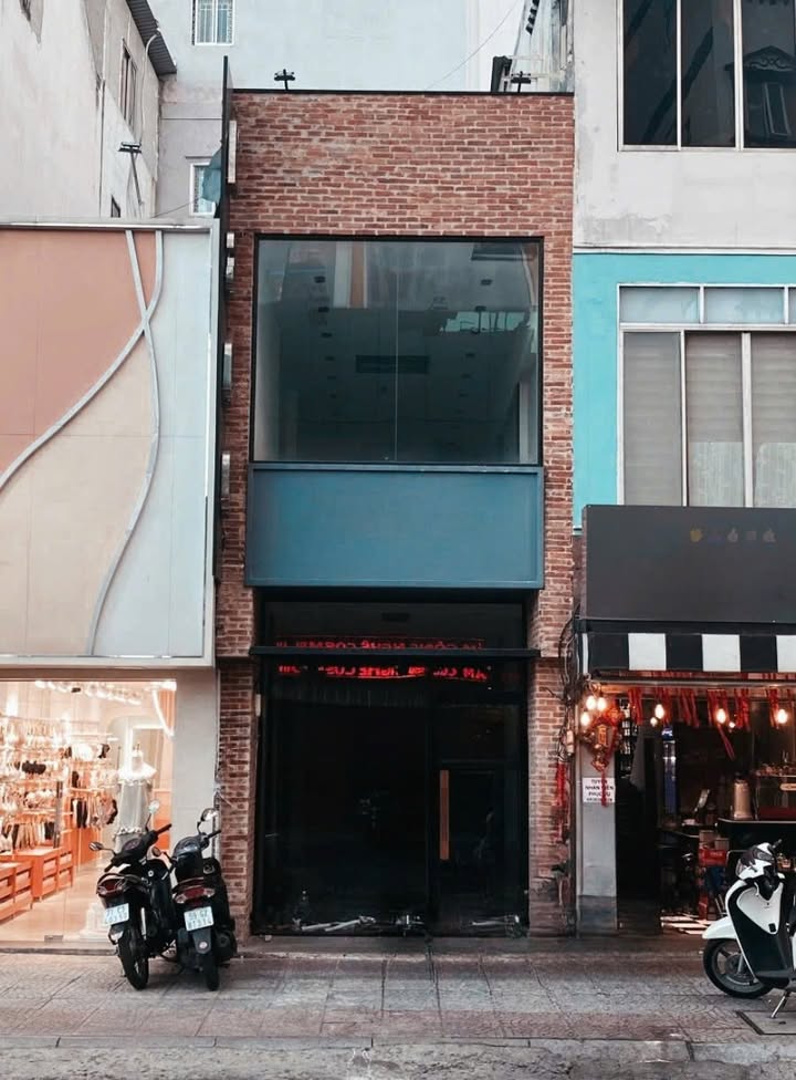 Cho thuê mặt bằng đường Nguyễn Trãi, quận 1, 54m² - Địa điểm kinh doanh lý tưởng!