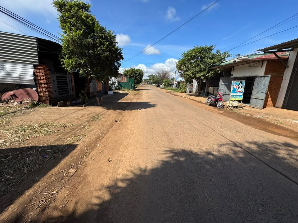 Đất nền mặt tiền Liên Thôn 8, Cư Êbur 150m² giá 1.55 tỷ - Đầu tư sinh lời ngay!