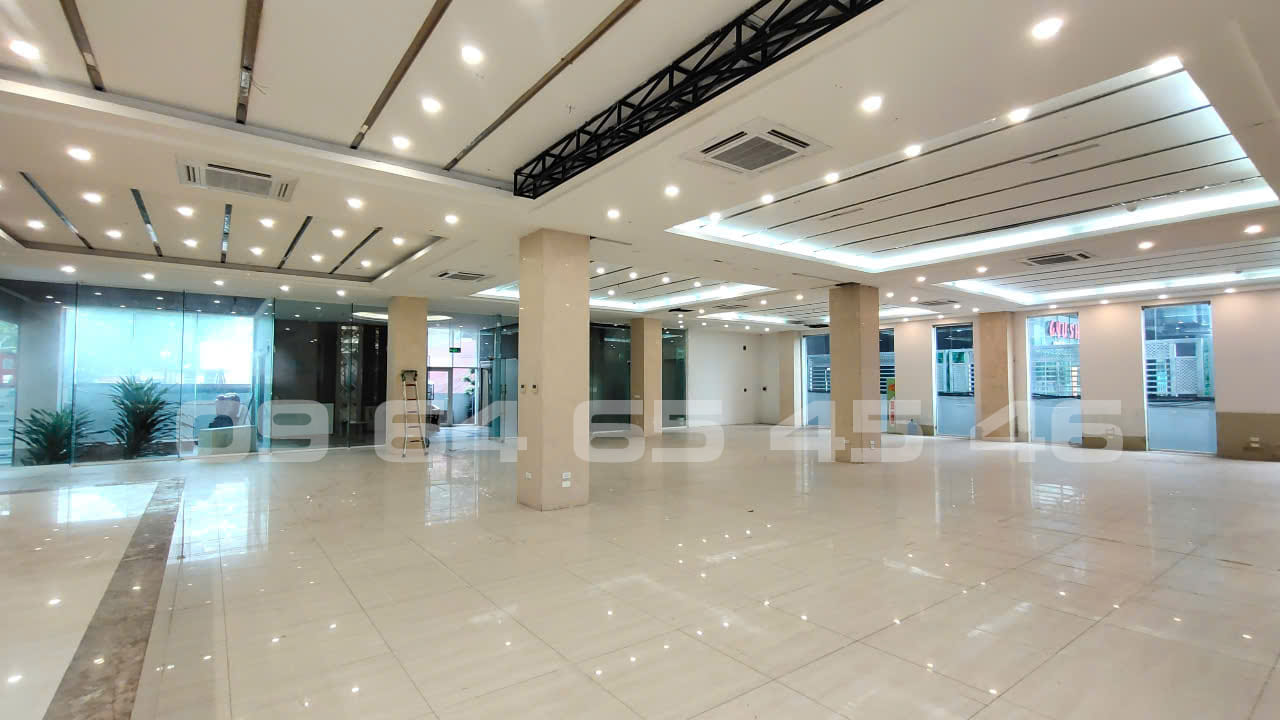 Mặt bằng kinh doanh cho thuê Đống Đa 240m² - Mặt tiền đẹp, thiết kế hiện đại!