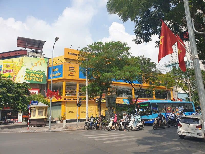 Cho thuê mặt bằng kinh doanh Hoàng Quốc Việt 430m² giá 116 triệu - Cơ hội hiếm có cho nhà hàng!