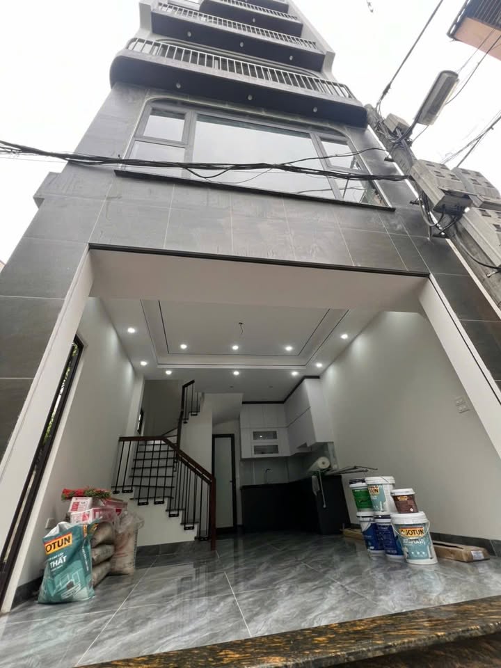 Nhà Thạch Bàn Long Biên 30m² giá 6 tỷ - Căn góc 3 mặt tiền, ô tô đỗ cửa!