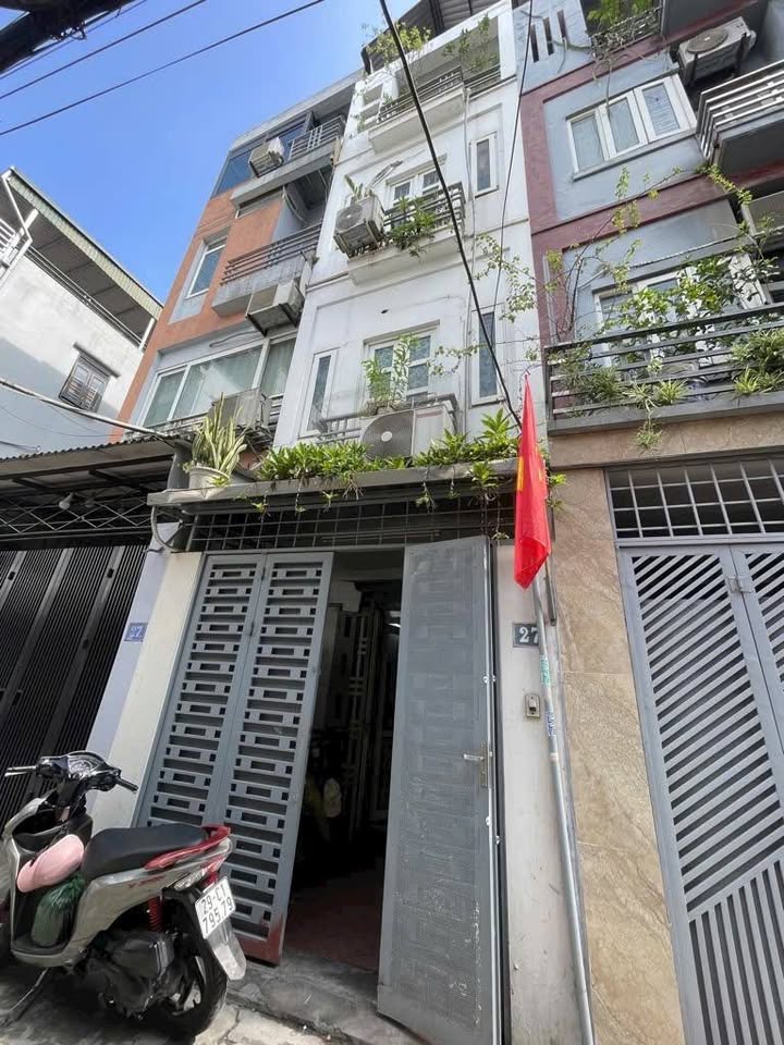Nhà 4 tầng phố Hồng Tiến, Bồ Đề 52m² giá 9 tỷ - Đón đầu cầu Trần Hưng Đạo!