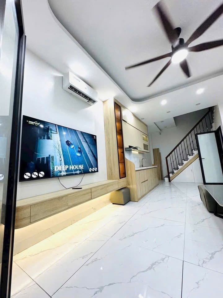 Nhà 3 tầng tại Cổ Bi, Gia Lâm 44,2m² giá 5,3 tỷ - Pháp lý rõ ràng, vị trí vàng!