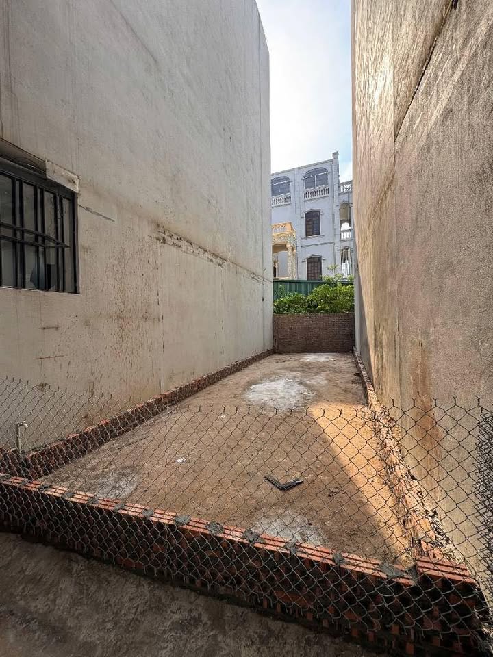 Đất nền Cự Khối Long Biên 40m² giá 5.7 tỷ - Ô tô vào tận nơi!