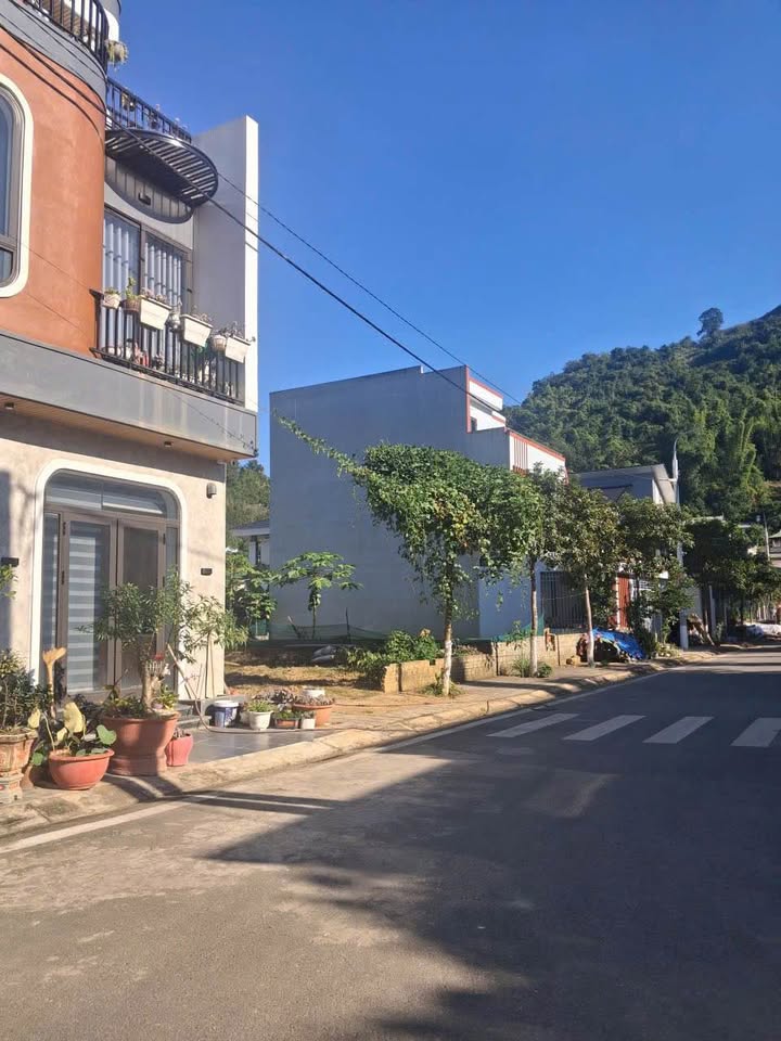 Đất nền Chiềng An Sơn La 75m² giá 1 tỷ - Sổ đỏ chính chủ!